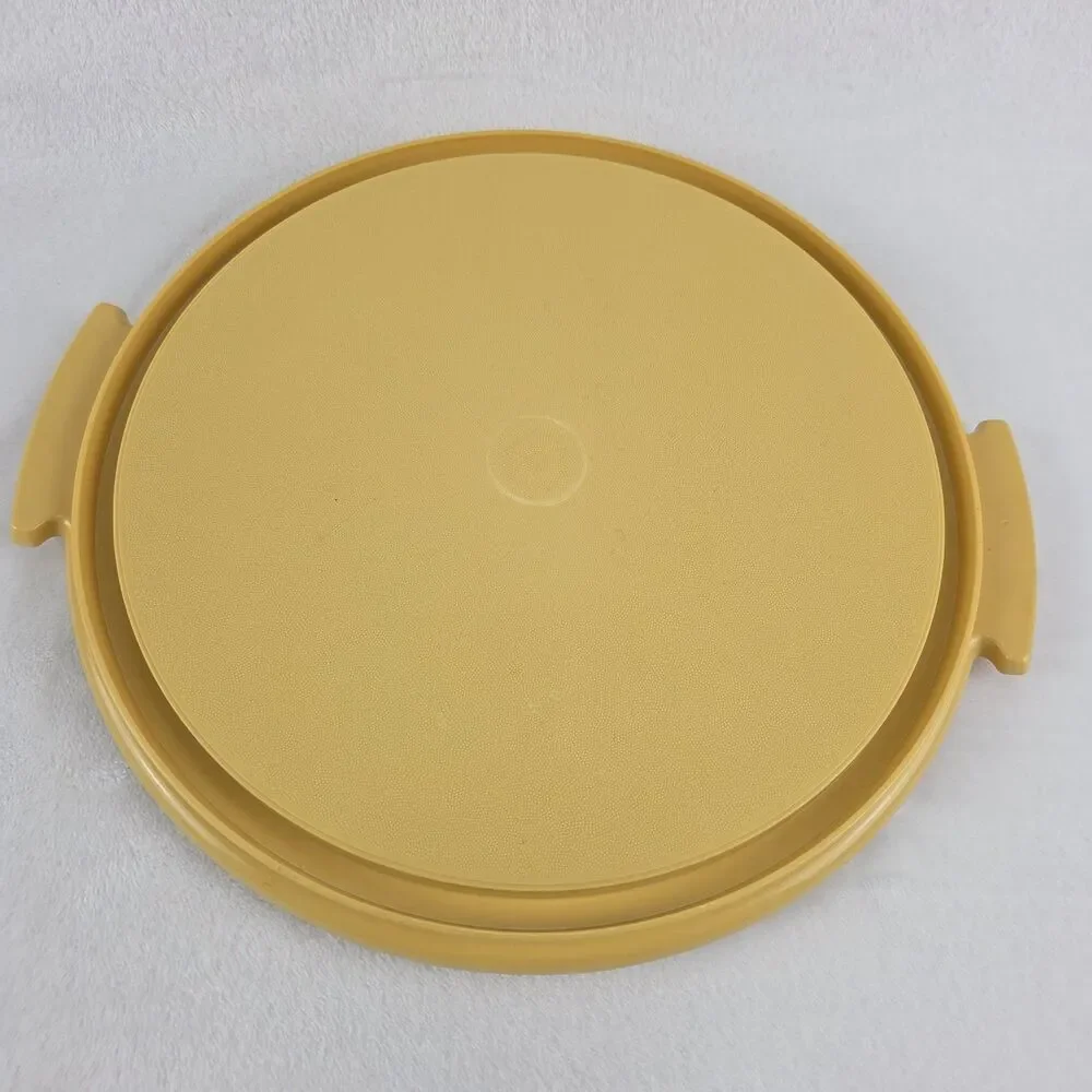 Tupperware Cream and Tan Cake Keeper